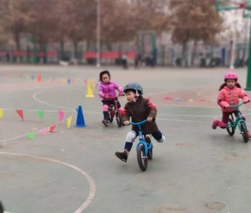 萌娃開跑！超燃的幼兒平衡車比賽，為追風(fēng)的少年打Call！